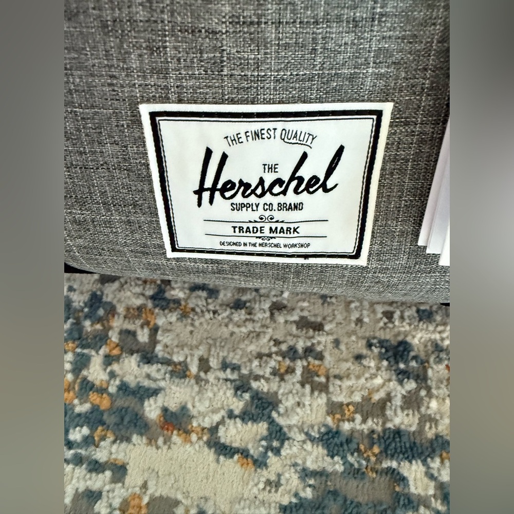 NWT Herschel Supply Company Duffle Bag - Heather Gray - Picture 8 of 10